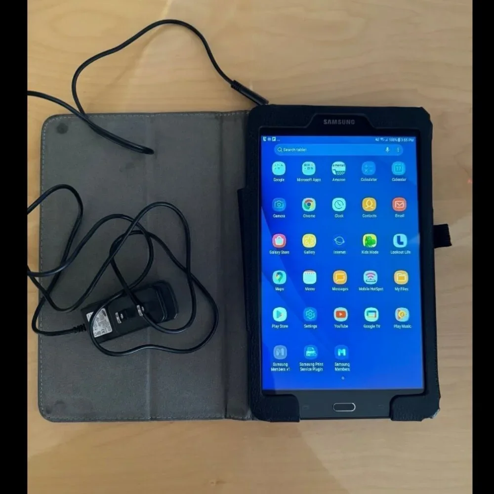 Samsung Galaxy Tab E Wi-Fi 4G 16g Tablet LIKE NEW Leather Case & Charger